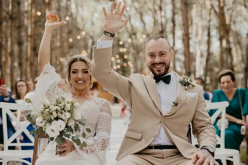 Ślub cywilny krok po kroku podczas plenerowej ceremonii poza USC Ślub cywilny krok po kroku podczas plenerowej ceremonii poza USC